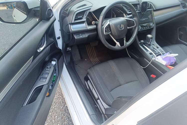 Used Honda Civic 2016 220TURBO CVT Luxury Edition Driver Seat