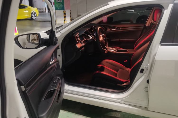 Used Honda Civic 2016 220TURBO CVT Luxury Edition Driver Seat