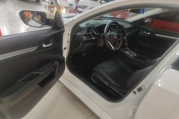 Used Honda Civic 2016 220TURBO CVT Luxury Edition Driver Seat