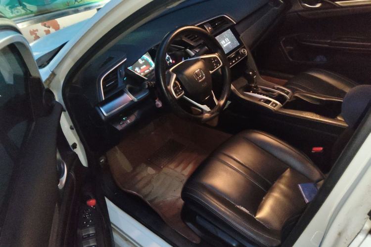 Used Honda Civic 2016 220TURBO CVT Luxury Edition Driver Seat