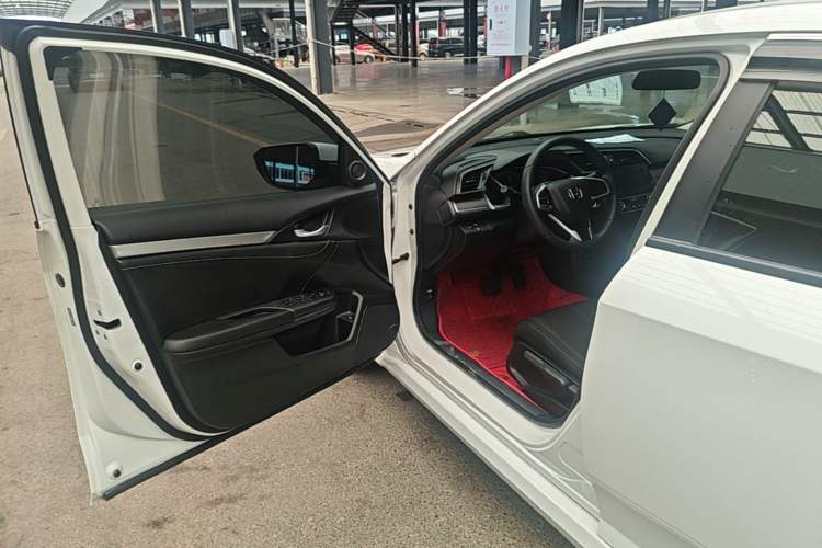 Used Honda Civic 2016 220TURBO CVT Luxury Edition Driver Seat