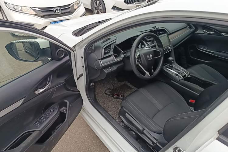 Used Honda Civic 2016 220TURBO CVT Luxury Edition Driver Seat
