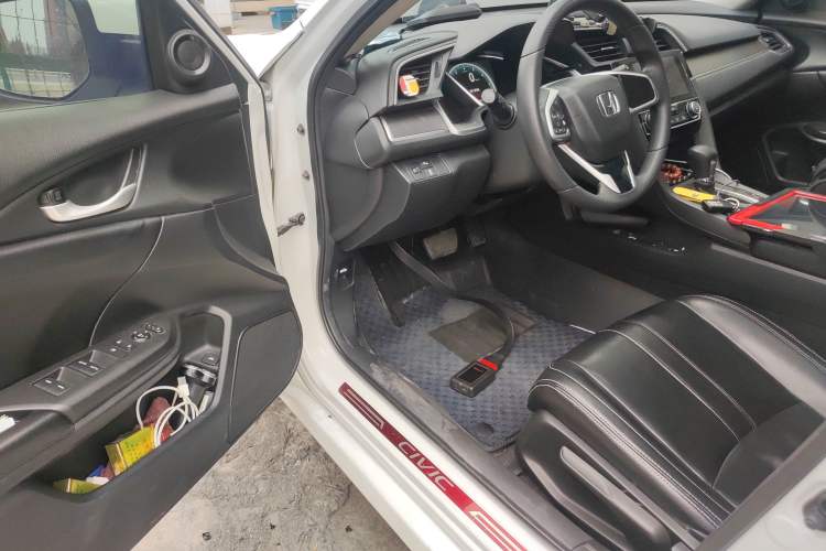 Used Honda Civic 2016 220TURBO CVT Luxury Edition Driver Seat