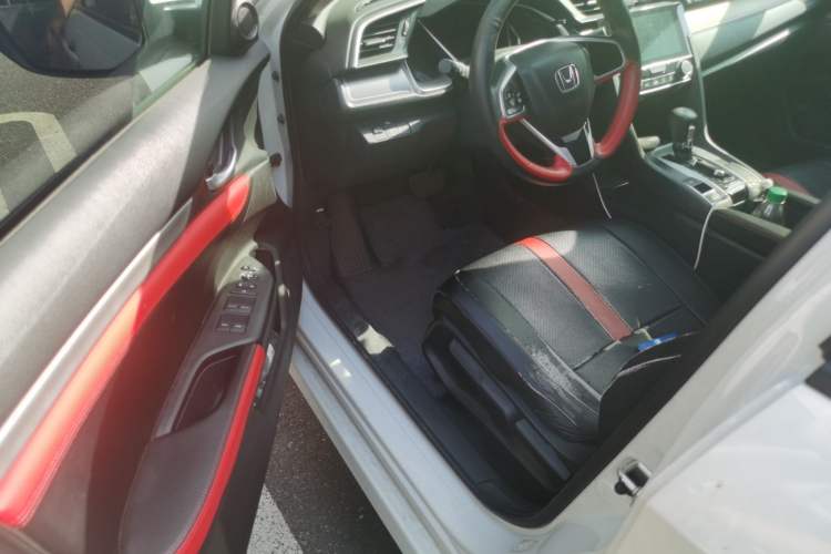 Used Honda Civic 2016 220TURBO CVT Luxury Edition Driver Seat