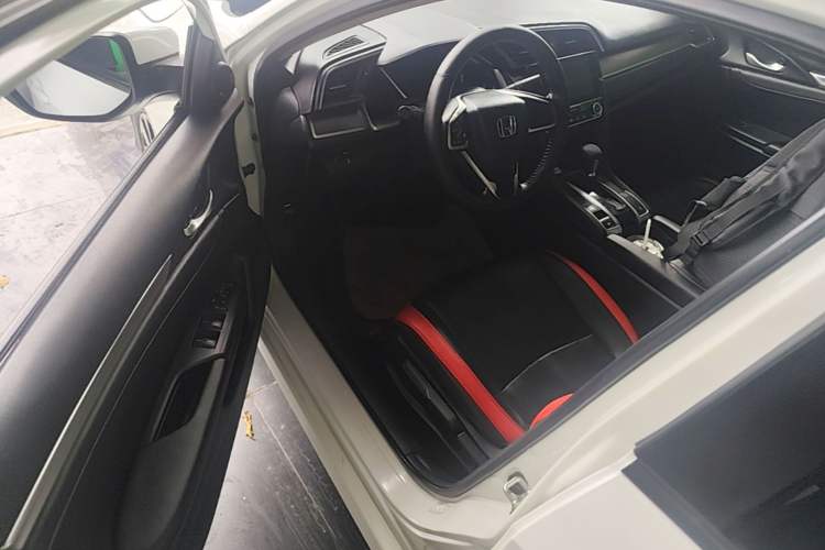 Used Honda Civic 2016 220TURBO CVT Luxury Edition Driver Seat