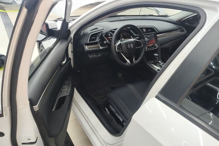 Used Honda Civic 2016 220TURBO CVT Luxury Edition Driver Seat