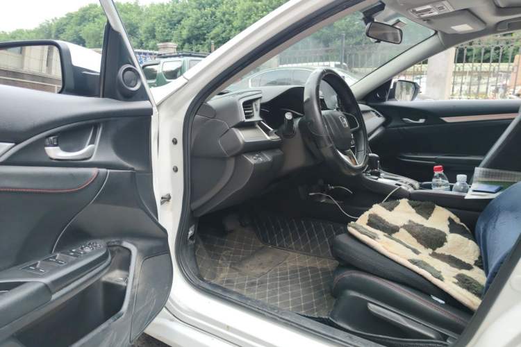 Used Honda Civic 2016 220TURBO CVT Luxury Edition Driver Seat