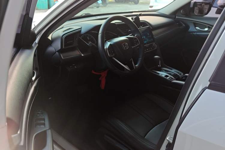 Used Honda Civic 2016 220TURBO CVT Luxury Edition Driver Seat