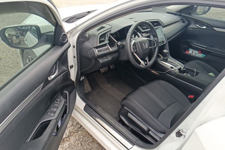 Used Honda Civic 2016 220TURBO CVT Luxury Edition Driver Seat