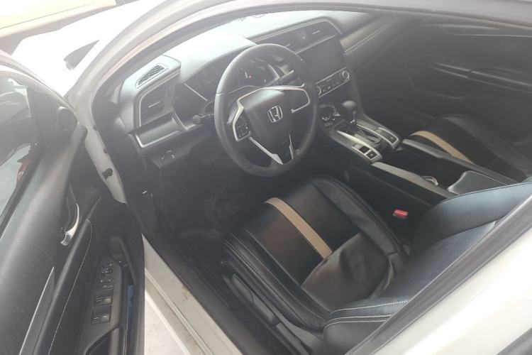 Used Honda Civic 2016 220TURBO CVT Luxury Edition Driver Seat
