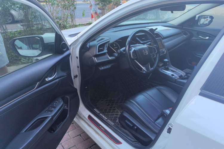 Used Honda Civic 2016 220TURBO CVT Prestige Edition Driver Seat