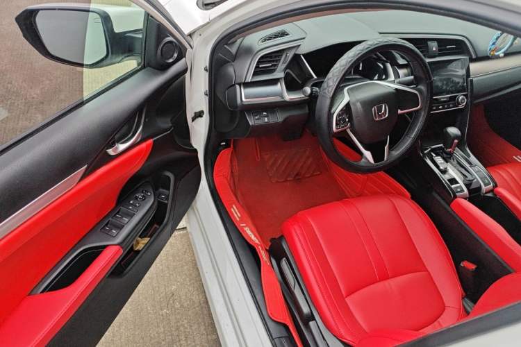 Used Honda Civic 2016 220TURBO CVT Luxury Edition Driver Seat