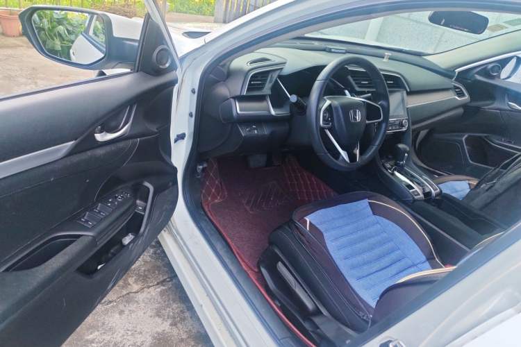 Used Honda Civic 2016 220TURBO CVT Luxury Edition Driver Seat