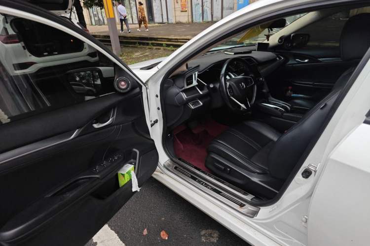 Used Honda Civic 2016 220TURBO CVT Prestige Edition Driver Seat
