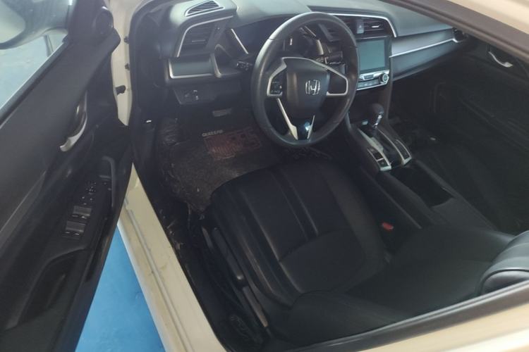 Used Honda Civic 2016 220TURBO CVT Luxury Edition Driver Seat