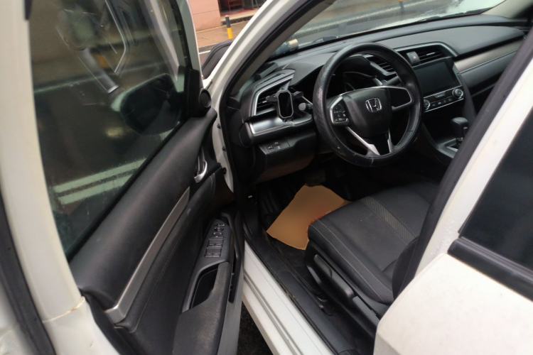 Used Honda Civic 2016 220TURBO CVT Luxury Edition Driver Seat