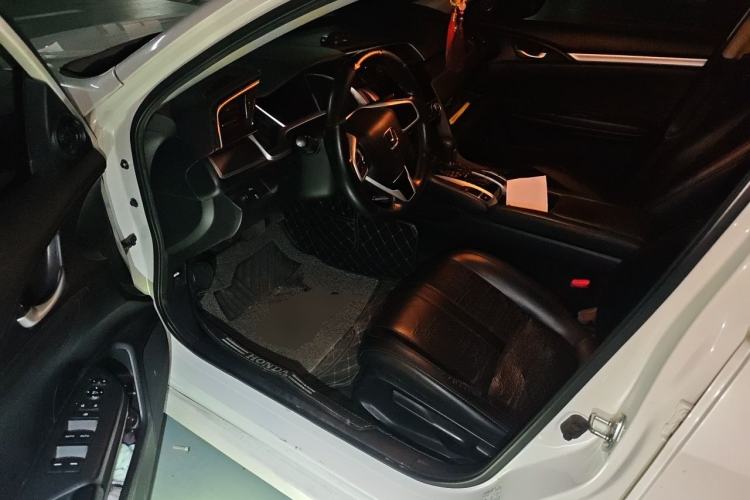 Used Honda Civic 2016 220TURBO CVT Luxury Edition Driver Seat