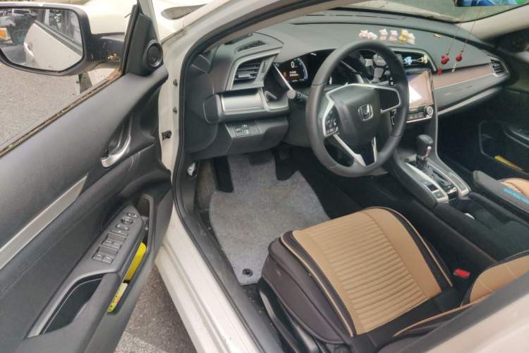 Used Honda Civic 2016 220TURBO CVT Luxury Edition Driver Seat