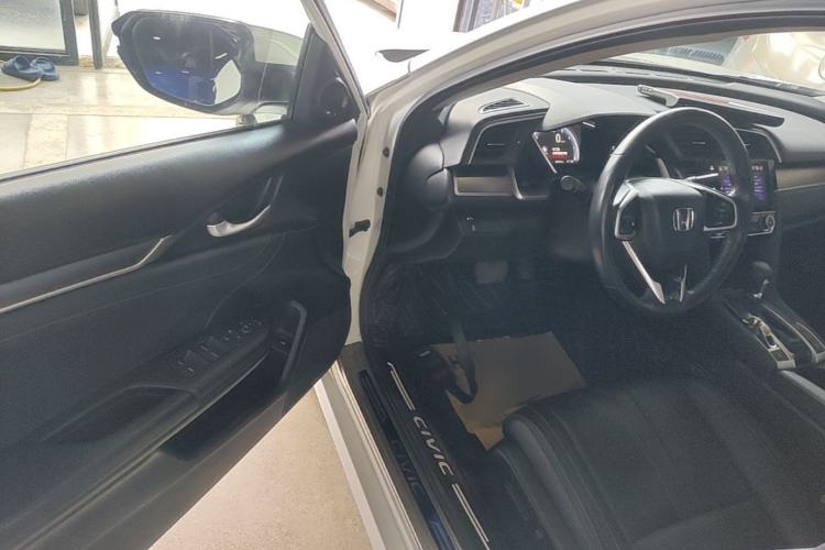 Used Honda Civic 2016 220TURBO CVT Prestige Edition Driver Seat