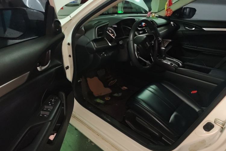 Used Honda Civic 2016 220TURBO CVT Luxury Edition Driver Seat