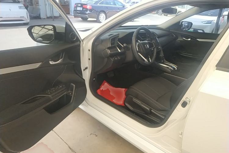Used Honda Civic 2016 220TURBO CVT Luxury Edition Driver Seat