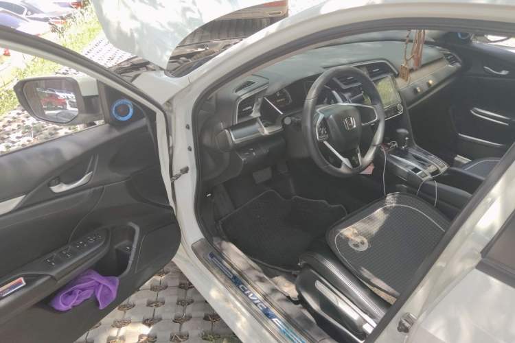 Used Honda Civic 2016 220TURBO CVT Luxury Edition Driver Seat