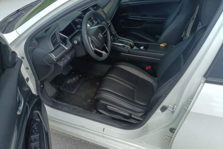 Used Honda Civic 2016 220TURBO CVT Luxury Edition Driver Seat