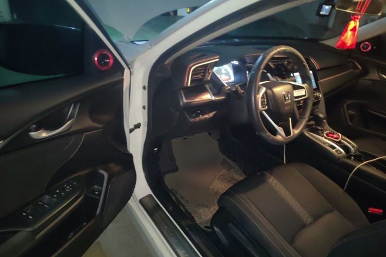 Used Honda Civic 2016 220TURBO CVT Luxury Edition Driver Seat
