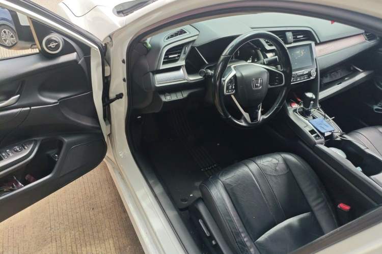Used Honda Civic 2016 220TURBO CVT Prestige Edition Driver Seat