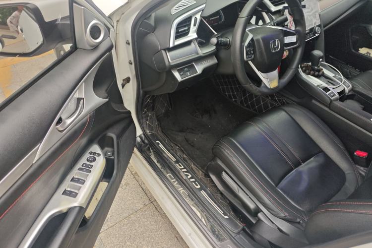 Used Honda Civic 2016 220TURBO CVT Luxury Edition Driver Seat