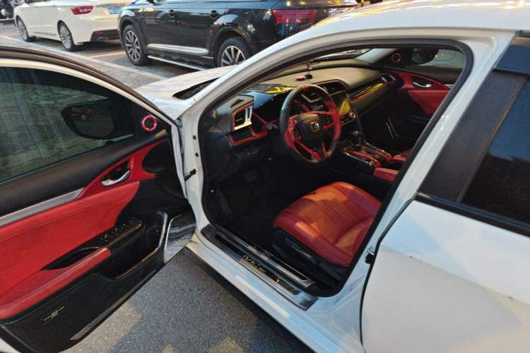 Used Honda Civic 2016 220TURBO CVT Luxury Edition Driver Seat
