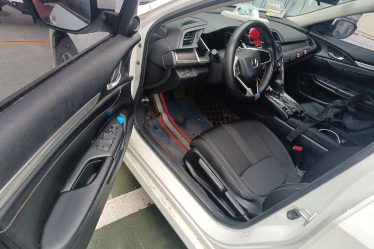 Used Honda Civic 2016 220TURBO CVT Luxury Edition Driver Seat