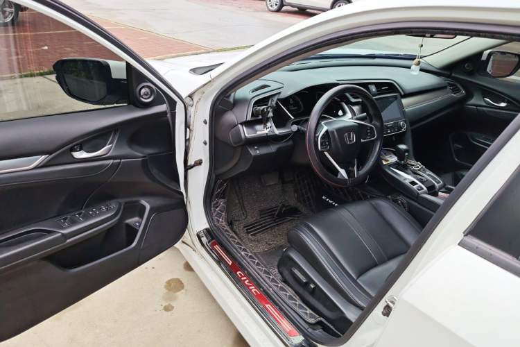 Used Honda Civic 2016 220TURBO CVT Prestige Edition Driver Seat