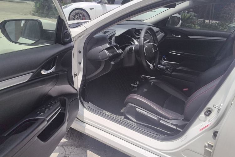 Used Honda Civic 2016 220TURBO CVT Luxury Edition Driver Seat
