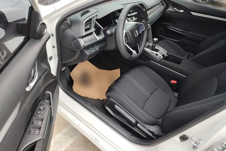 Used Honda Civic 2016 220TURBO Manual Luxury Edition Driver Seat