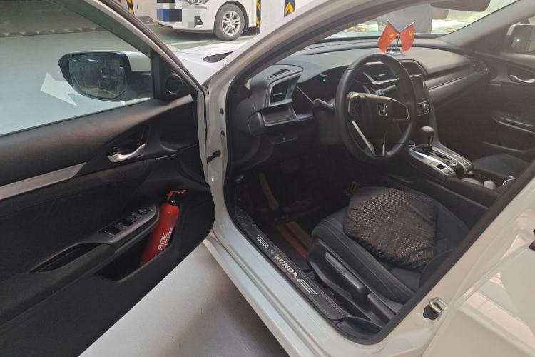 Used Honda Civic 2016 220TURBO CVT Luxury Edition Driver Seat
