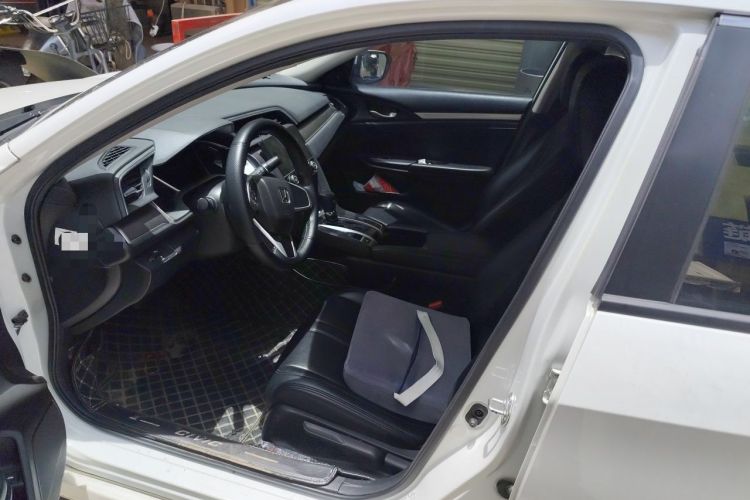 Used Honda Civic 2016 220TURBO CVT Luxury Edition Driver Seat