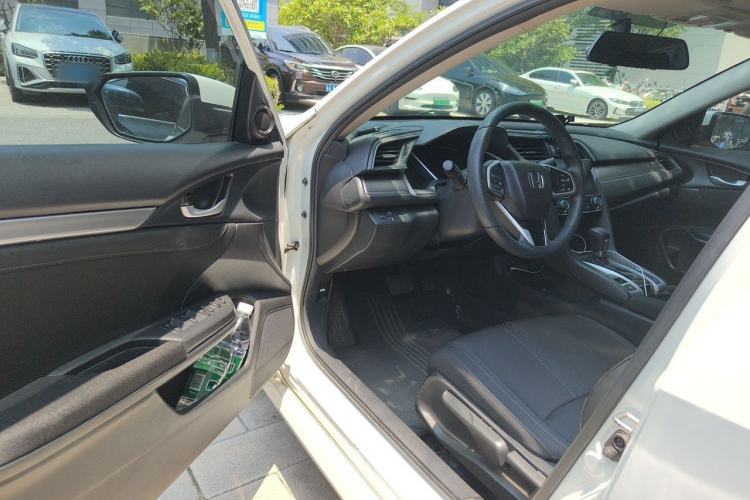 Used Honda Civic 2016 220TURBO CVT Luxury Edition Driver Seat