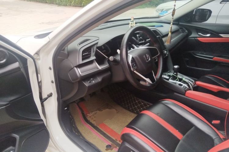 Used Honda Civic 2016 220TURBO Manual Luxury Edition Driver Seat