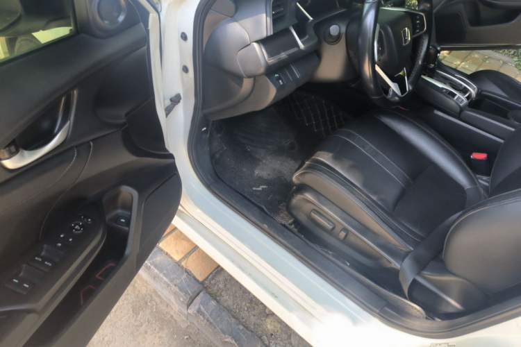 Used Honda Civic 2016 220TURBO CVT Prestige Edition Driver Seat