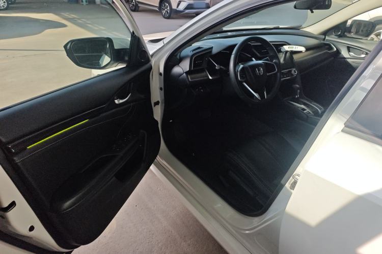 Used Honda Civic 2016 220TURBO CVT Luxury Edition Driver Seat