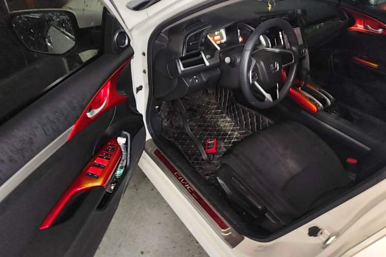 Used Honda Civic 2016 220TURBO CVT Luxury Edition Driver Seat