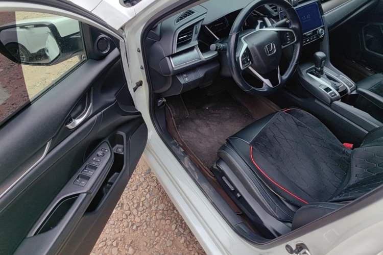 Used Honda Civic 2016 220TURBO CVT Prestige Edition Driver Seat