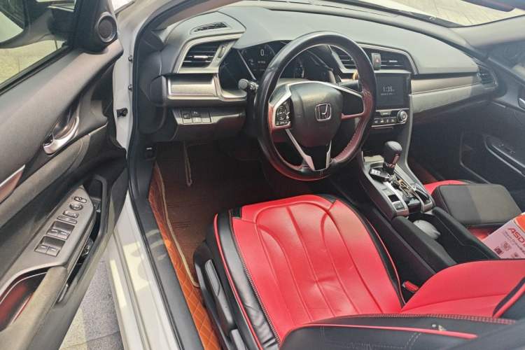 Used Honda Civic 2016 220TURBO CVT Luxury Edition Driver Seat