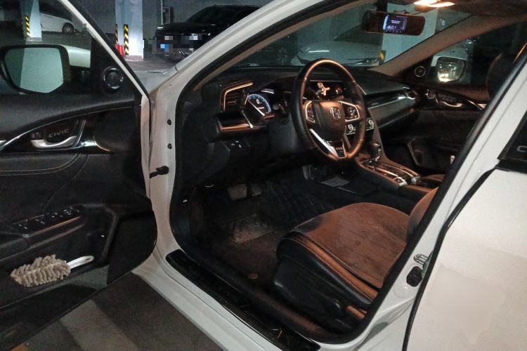 Used Honda Civic 2016 220TURBO CVT Luxury Edition Driver Seat
