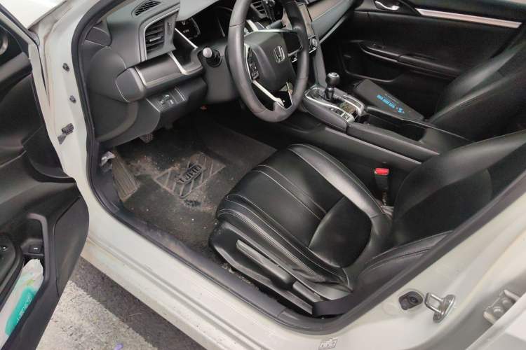 Used Honda Civic 2016 220TURBO Manual Luxury Edition Driver Seat