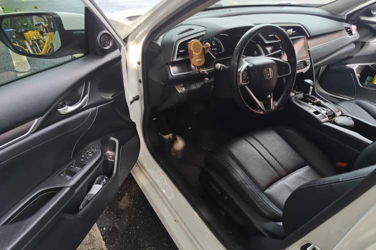 Used Honda Civic 2016 220TURBO CVT Prestige Edition Driver Seat