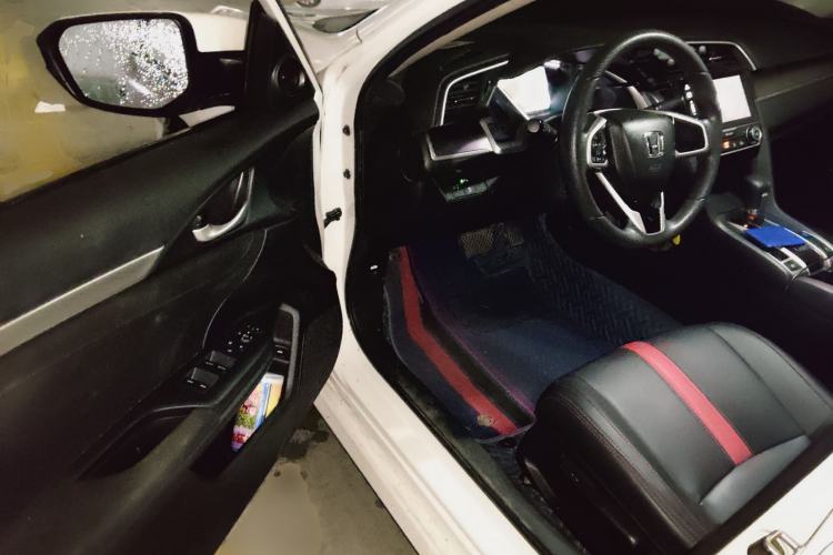 Used Honda Civic 2016 220TURBO CVT Luxury Edition Driver Seat