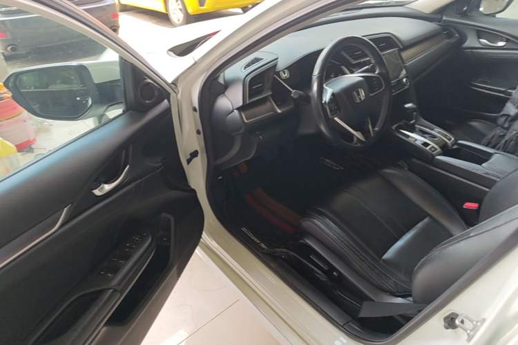 Used Honda Civic 2016 220TURBO CVT Prestige Edition Driver Seat