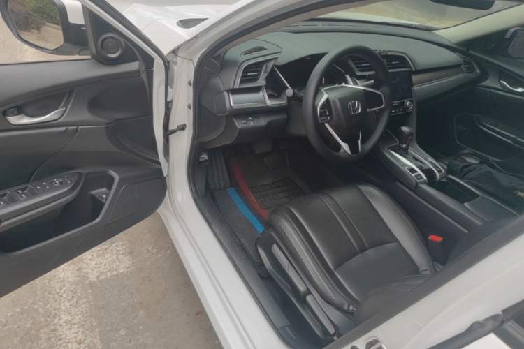 Used Honda Civic 2016 220TURBO CVT Luxury Edition Driver Seat